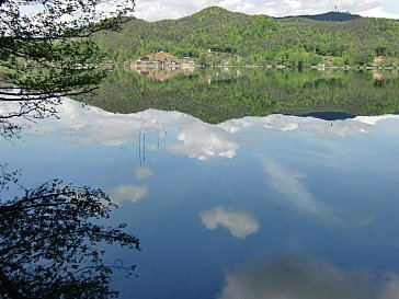 Ferienwohnung in Keutschach am See - See mit Pyramidenkogel