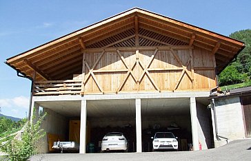 Ferienwohnung in Lajen - Unterdachter Gästeparkplatz