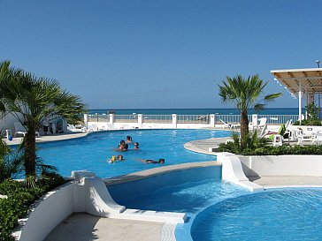 Ferienhaus in San Giorgio di Gioiosa Marea - Swimming-Pool mit Blick auf die Aeolischen Inseln
