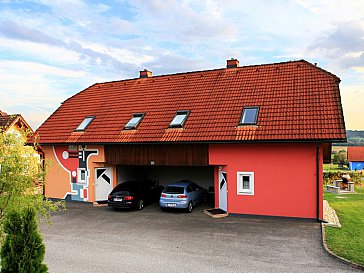 Ferienhaus in Hohenbrugg an der Raab - Nordseite mit Autoabstellplatz