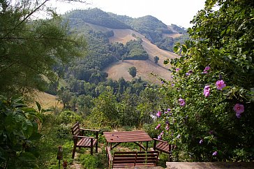 Ferienwohnung in Sassocorvaro - Einer der Frühstücksplätze, meditative Aussicht