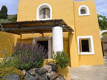 Ferienhaus in Filicudi-Liparische Inseln - Gästehaus Frontansicht