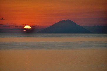 Ferienhaus in Filicudi-Liparische Inseln - Sonnenaufgang neben Stromboli