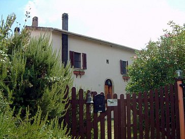 Ferienwohnung in Castellina Marittima - Der Eingang zum Grundstück