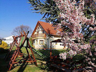 Ferienwohnung in Gyenesdiás - Appartementhaus mit grossem Garten