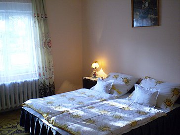 Ferienwohnung in Hévíz - Zimmer der unteren Fewo: grosse Betten, Safe