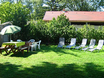 Ferienwohnung in Balatonlelle - Garten mit Grillplatz und Sonnenliegen