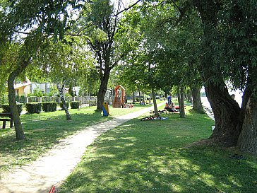 Ferienhaus in Fonyódliget - Strand mit Spielplatz und Sandkasten