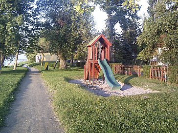 Ferienhaus in Fonyódliget - Spielplatz am Strand