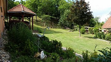 Ferienhaus in Ófalu - Garten