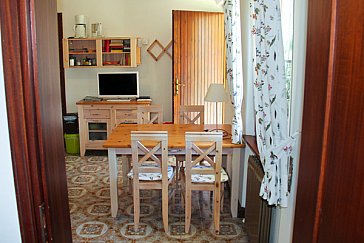Ferienwohnung in Brusimpiano - Blick ins Wohnzimmer