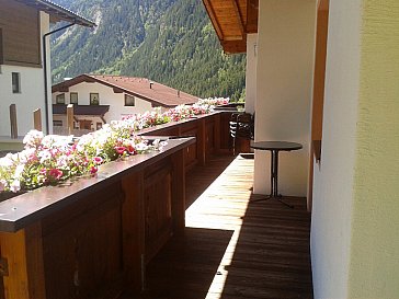 Ferienwohnung in Neustift im Stubaital - Appartement Alpenglöckchen Balkon