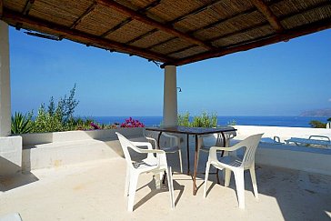 Ferienhaus in Gioiosa Marea - Terrasse mit Meerblick