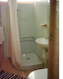 Ferienhaus in Aljezur - Bad und Dusche