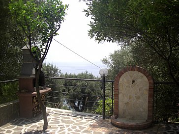 Ferienwohnung in Pisciotta - Terrasse der Wohnung 1 mit Meerblick