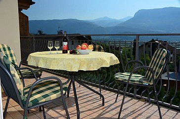 Ferienwohnung in Tramin - Traumhafter Ausblick vom Balkon