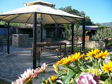 Ferienwohnung in Tuoro sul Trasimeno - Das Gartenzelt mit Barbecue