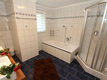 Ferienwohnung in Hippach - Badezimmer im 1.Stock