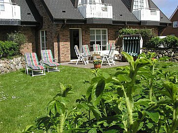 Ferienwohnung in Wenningstedt - Blick in den Garten