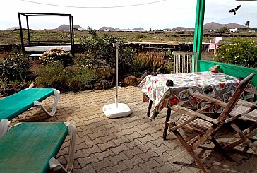 Ferienwohnung in San Bartolomé - Terrasse/Garten, Blick nach La Geria