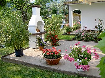 Ferienwohnung in Ramberg - Terrasse mit Grill und Liegewiese