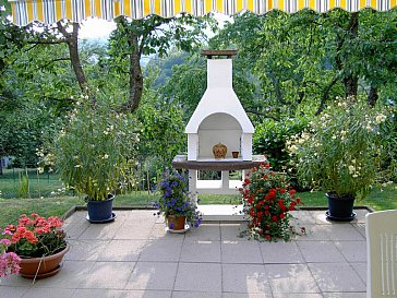 Ferienwohnung in Ramberg - Terrasse mit Grill und Liegewiese
