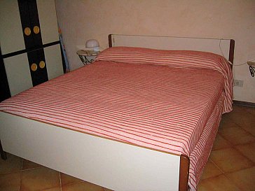 Ferienwohnung in Camporosso - Das Schlafzimmer mit Doppelbett