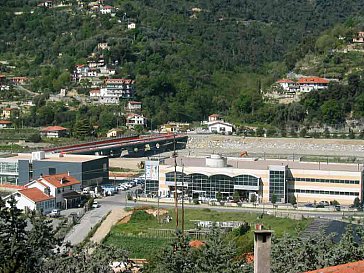 Ferienwohnung in Camporosso - Die Auffahrt gegenüber Centro Esse hoch zu uns