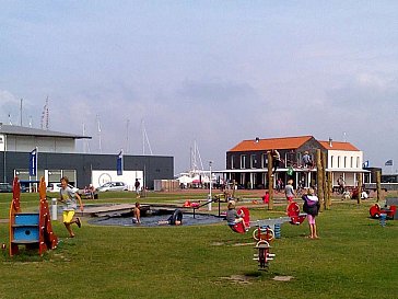 Ferienhaus in Bruinisse - Spielplatz