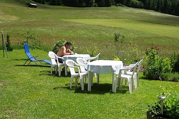 Ferienhaus in St. Leonhard - Sitzplatz im Garten