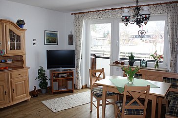 Ferienwohnung in Fischen im Allgäu - Wohnraum mit Essgruppe