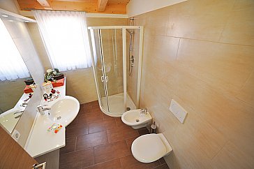 Ferienwohnung in Prad am Stilfserjoch - Badezimmer Maraines