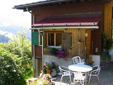 Ferienwohnung in Valzeina - Sitzplatz zur Ferienwohnung