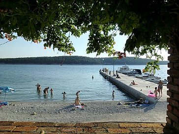 Ferienwohnung in Rab - Feinkiesstrand nur 80m vom Haus Lavanda