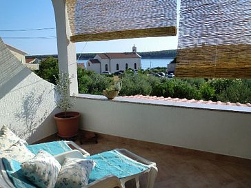 Ferienwohnung in Rab - Terrasse des Zimmers "Maritime"