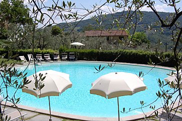 Ferienwohnung in Acone - Pool beim Haupthaus mit Restaurant "Agliuccioli"