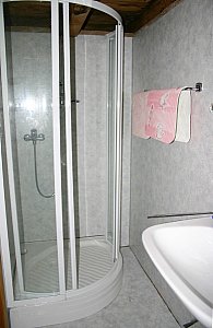 Ferienwohnung in Ennenda - Dusche/WC