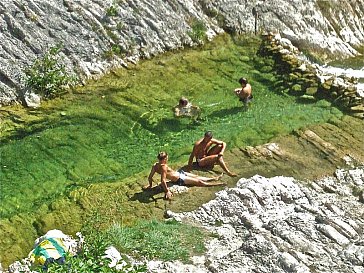 Ferienwohnung in Caprazzino-Sassocorvaro - Baden im kristallklaren Wasser im Apennin