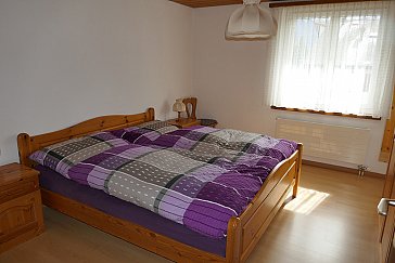 Ferienwohnung in Savognin - Elternschlafzimmer