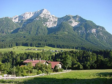 Ferienwohnung in Birnbaum - Blick gegen Süden. Hausberg Birnbaums, die Plenge