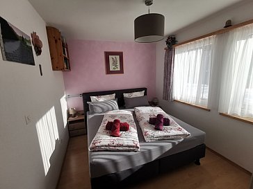 Ferienwohnung in Scuol - Rosa Doppelschlafzimmer
