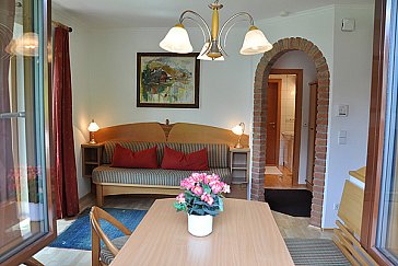 Ferienwohnung in Techendorf-Neusach - Gemütliches Wohnzimmer mit Seeblick
