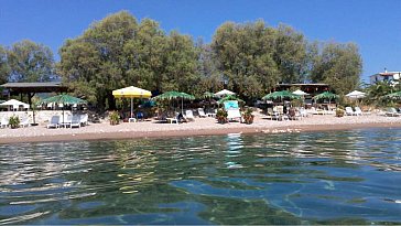 Ferienwohnung in Chrani - Blick vom Meer auf unsere Pension