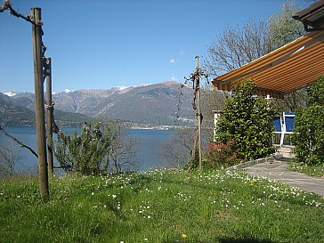 Ferienhaus in Caviano - Seesicht vom Grundstück