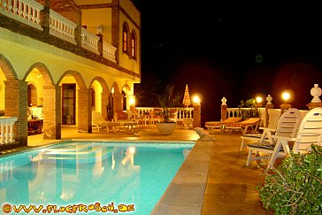 Ferienhaus in Almuñécar - Der grosse Pool mit Unterwasserbeleuchtung