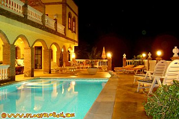 Ferienhaus in Almuñécar - Der grosse Pool mit Unterwasserbeleuchtung
