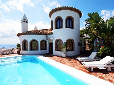 Ferienhaus in Salobreña - Pool mit Buddhas und Zen-Kaskaden