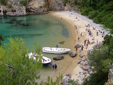 Ferienwohnung in Marina di Camerota - Einsamer Strand mit Fischerbooten erreichbar