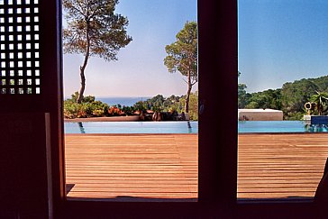 Ferienhaus in San José-Porroig - Blick zum Pool