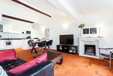 Ferienwohnung in Nizza - Wohnzimmer mit offener Küche